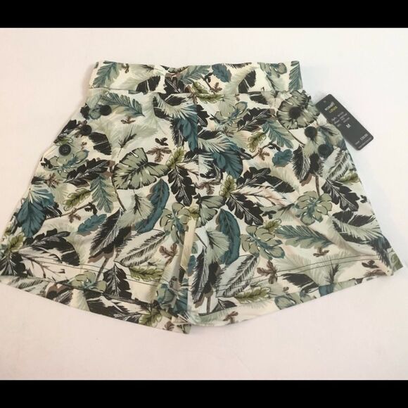 Tropical Patterned Shorts  - Picture 2 of 4